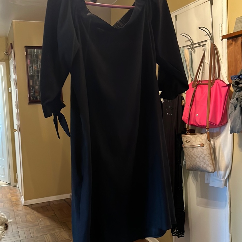 Beautiful Black Loft Dress Size Small (Worn Once) 100% Poly